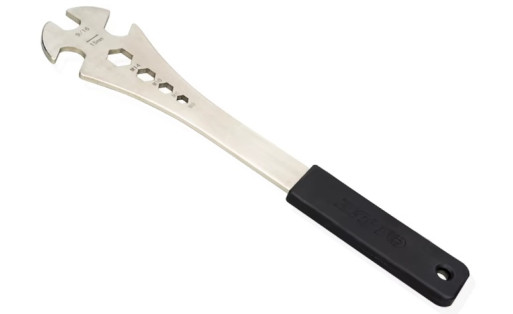 Pedal wrench 6-in-1