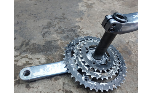 Shimano XTR M960 3X9 crankset vintage