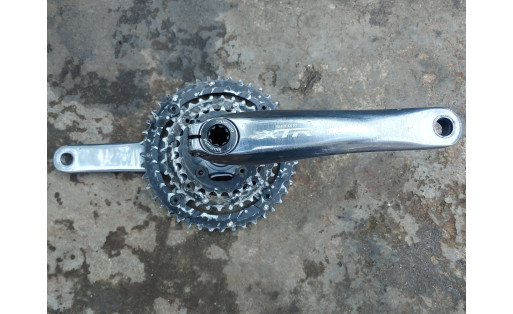 Shimano XTR M960 3X9 crankset vintage