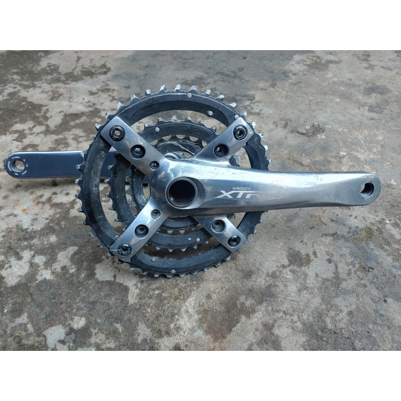 Shimano XTR M960 3X9 crankset vintage